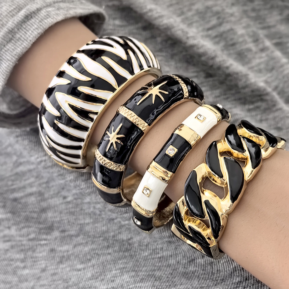 Enameled Golden Plated Zebra-P - Zebra Tablet Accessories のレビューと価格