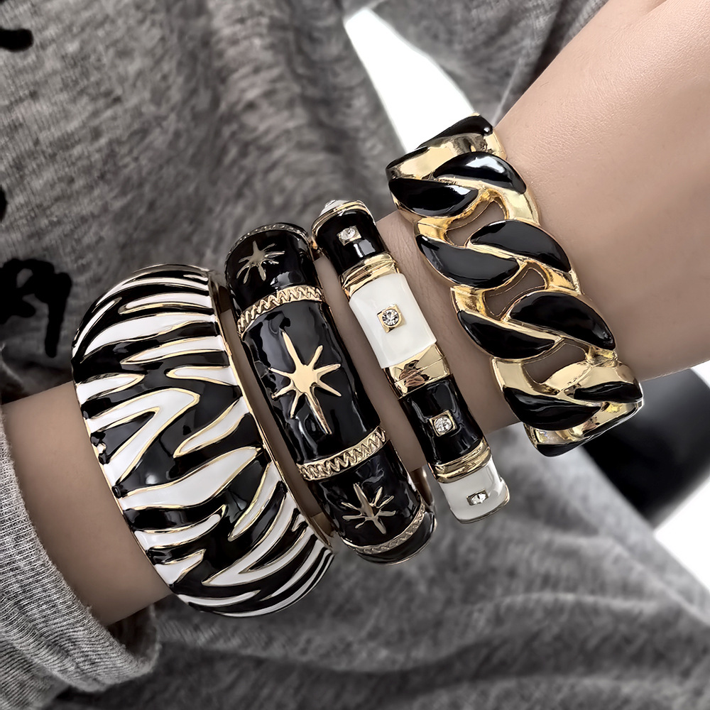 Enameled Golden Plated Zebra-P - Zebra Tablet Accessories のレビューと価格